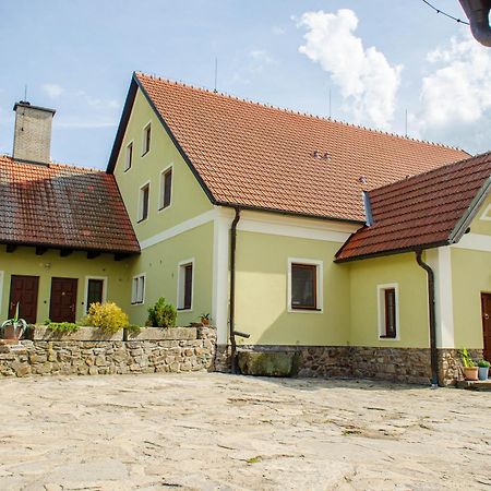 Ubytovani Na Hajence Bystrice nad Pernstejnem Exterior photo